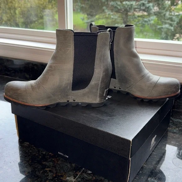 Women’s SOREL Lea Wedge. Size 9. Grey  Super cute and Comfortable. - Picture 5 of 8